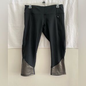 Black Cropped Athletic Leggings with Metallic Hem